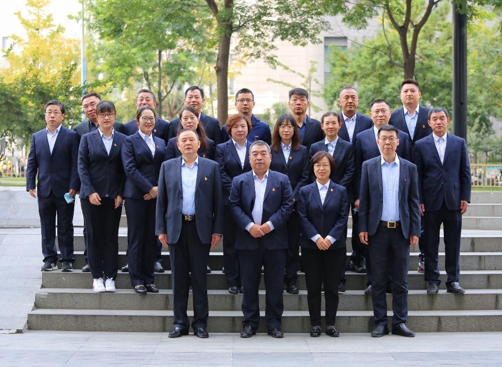 多元團(tuán)隊凝合力，同舟共濟(jì)揚(yáng)帆起